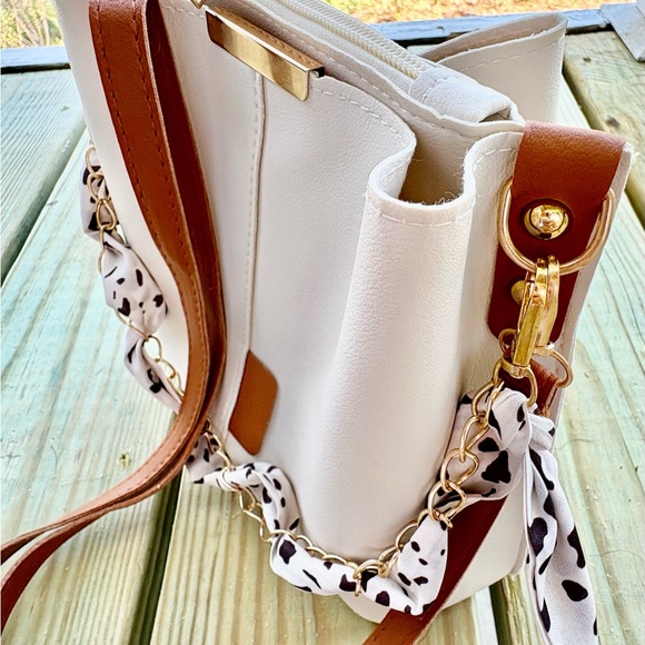 Fashionable White and Brown PU Leather Women's Shoulder Bag NWOT - Picture 6 of 6